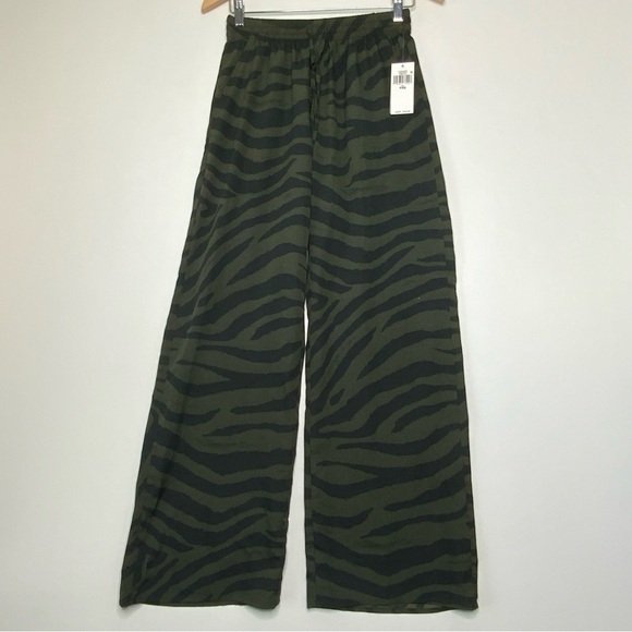 Lauren Ralph Lauren Pants - Lauren Ralph Lauren Petite Zebra Print Crepe Wide Leg Pant Green/Black XSP (NWT)